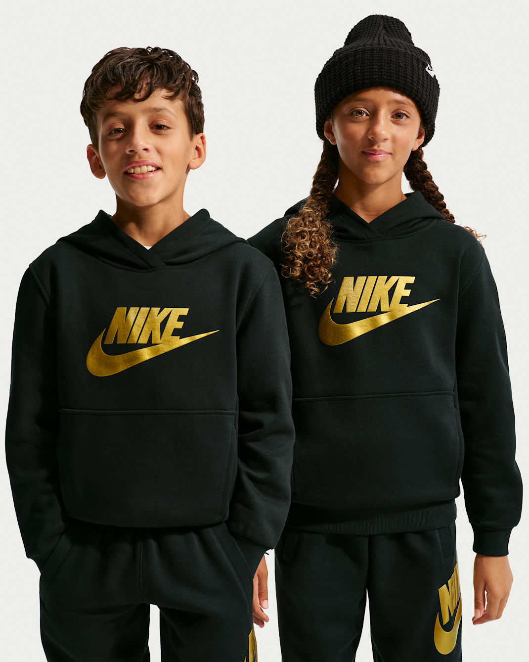 Nike Sportswear Club Fleece Big Kids' Hoodie - Black/Metallic Gold