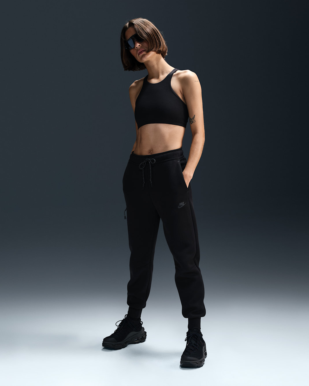 Nike Sportswear Tech Fleece joggingbroek met halfhoge taille voor dames - Zwart/Zwart