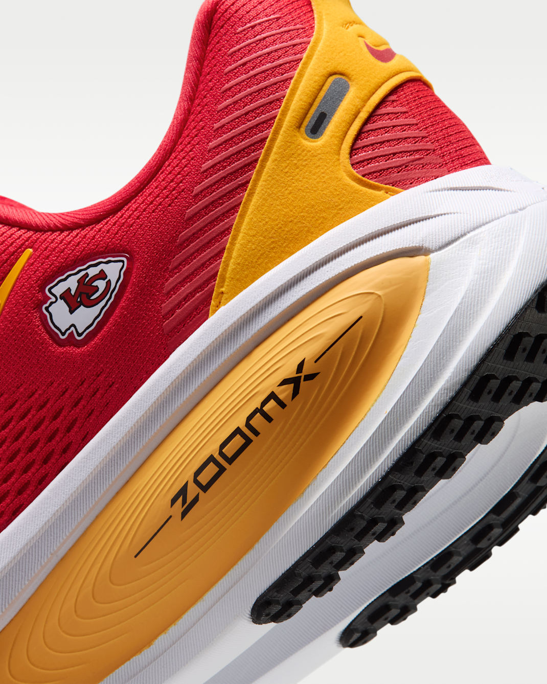 Nike Vomero 18 (Kansas City Chiefs) Men's NFL Road Running Shoes