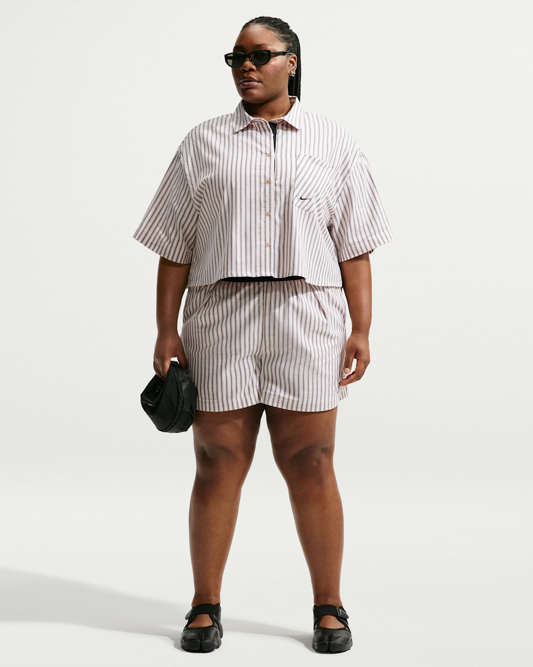 Nike Sportswear Chill Poplin Women's Loose Mid-Rise Striped Shorts (Plus Size) - Linen/Linen/Black
