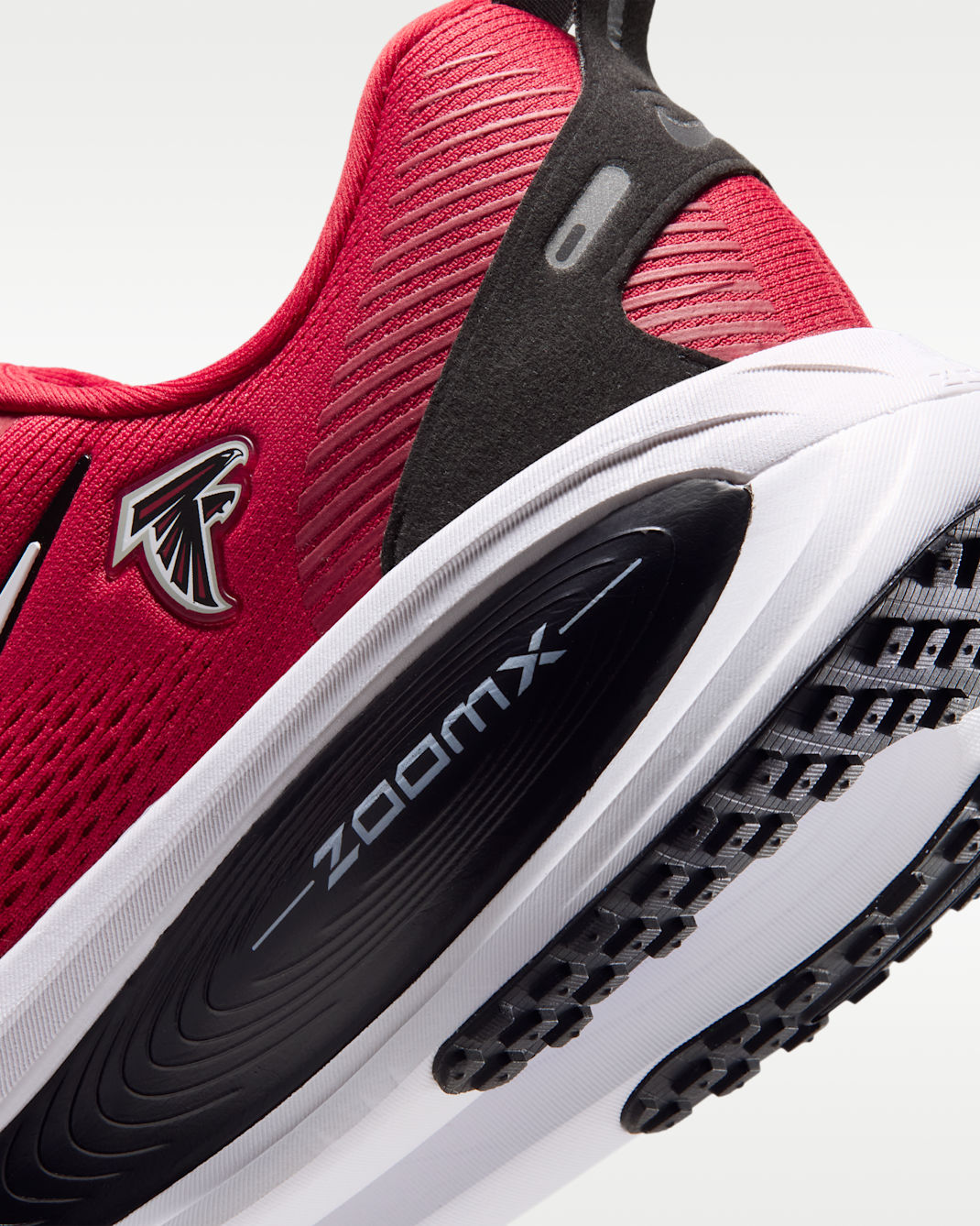 Nike Vomero 18 (Atlanta Falcons) Men's NFL Road Running Shoes