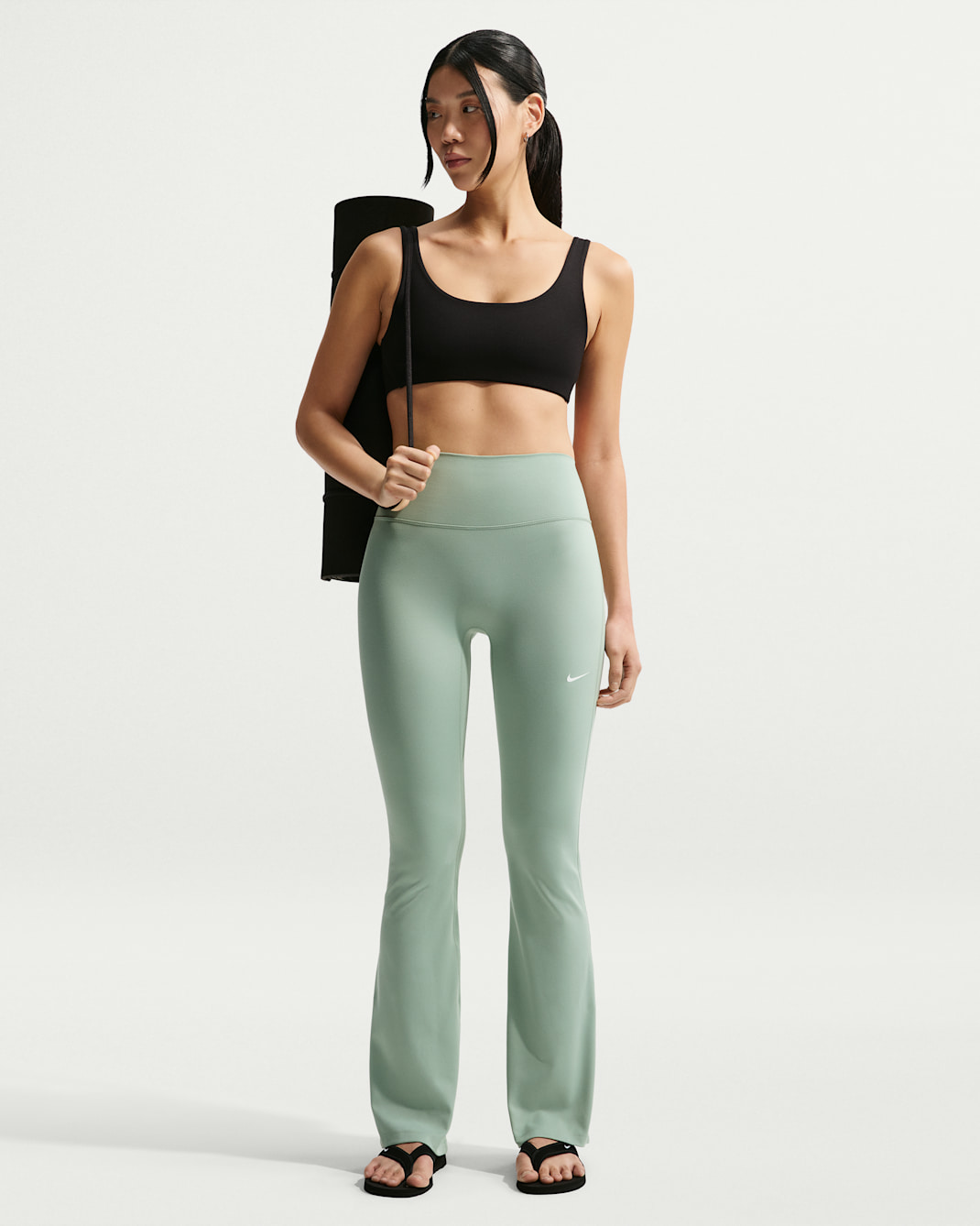 Leggings de tiro alto acampanados para mujer Nike One - Vapor/Blanco