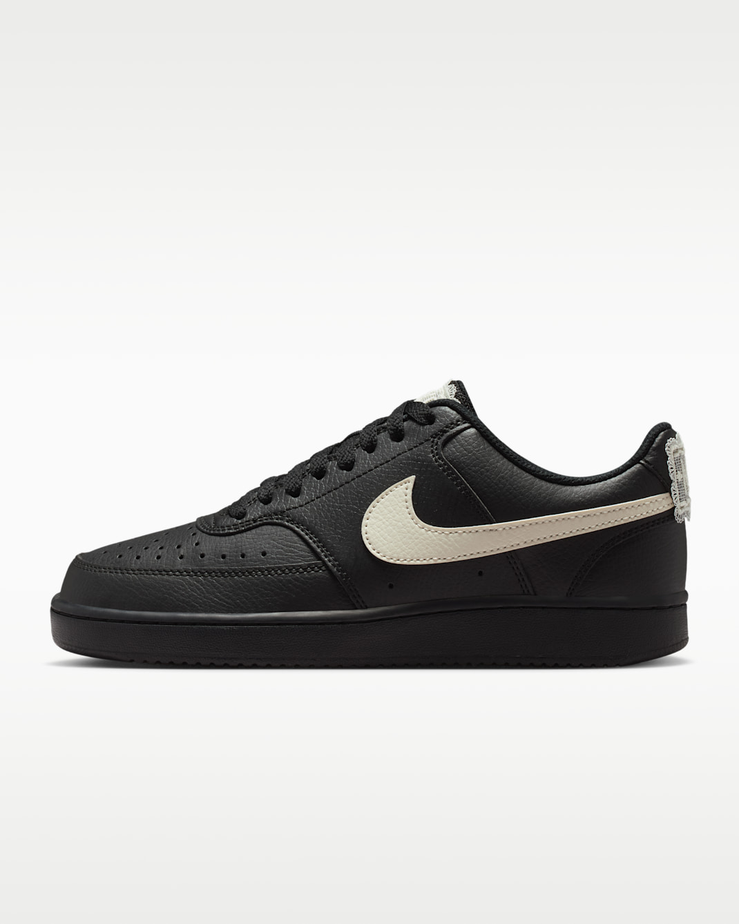 Tenis para mujer Nike Court Vision Low Premium - Negro/Marfil pálido