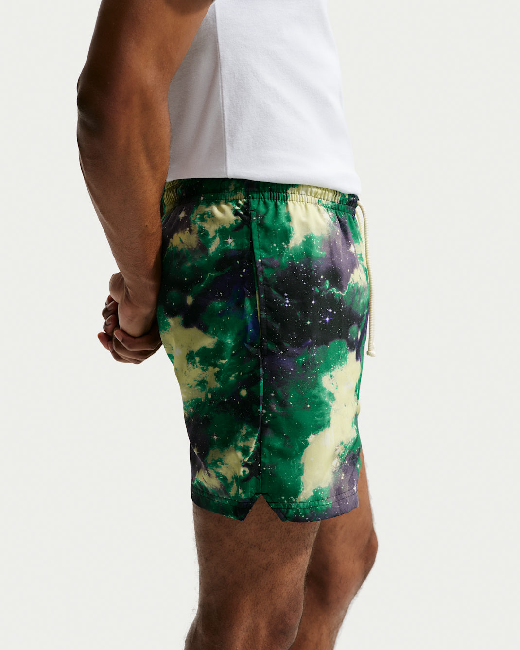 Nike Standard Issue Men's 5" Woven Basketball Shorts