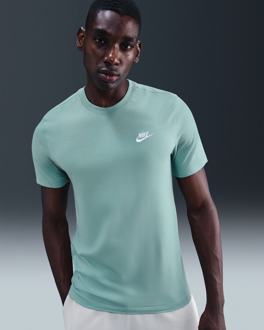 Nike Sportswear Club Men's T-Shirt - Cannon