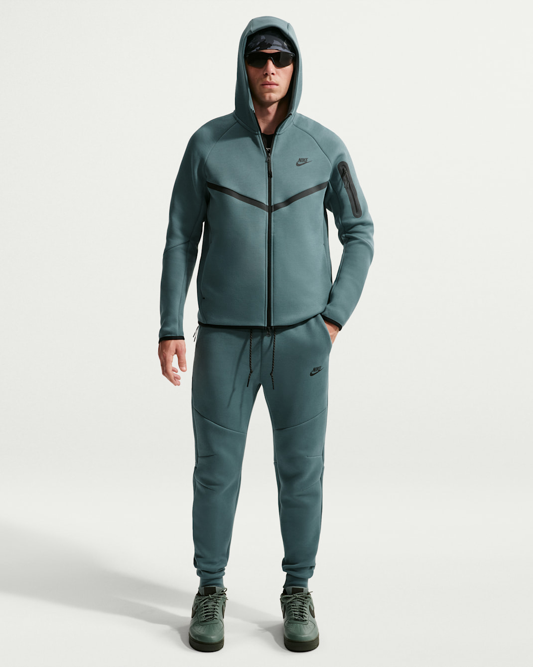 Nike Tech Fleece-Jogger (Herren) - Mineral Slate/Schwarz