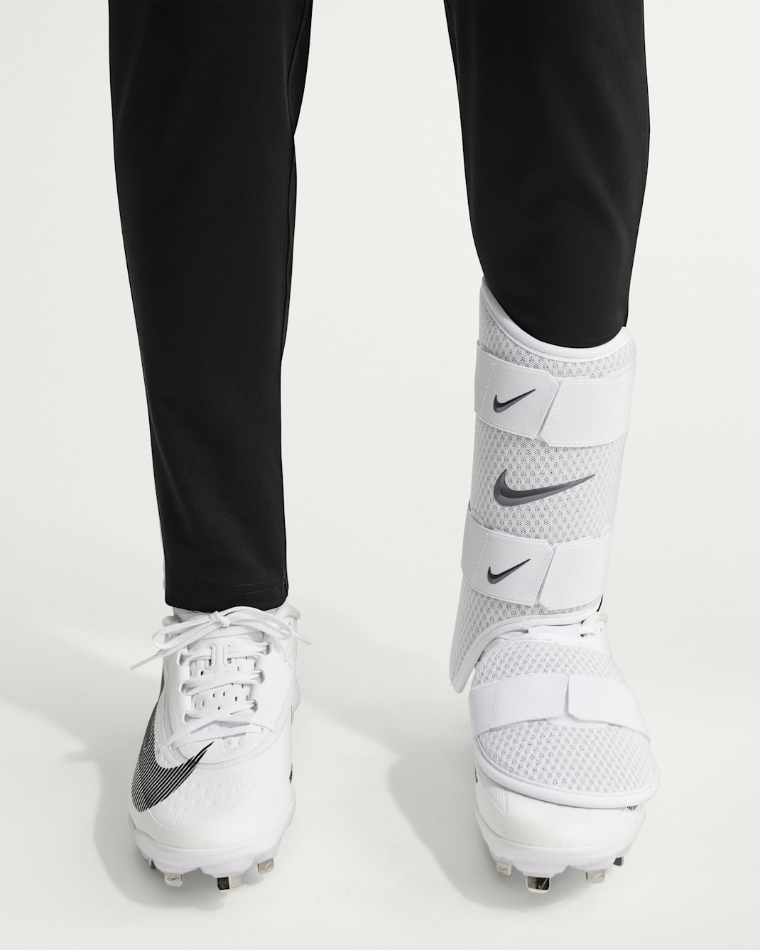 Protección de pierna para bateador de béisbol Nike Diamond (bateador diestro) - Blanco/Blanco/Antracita