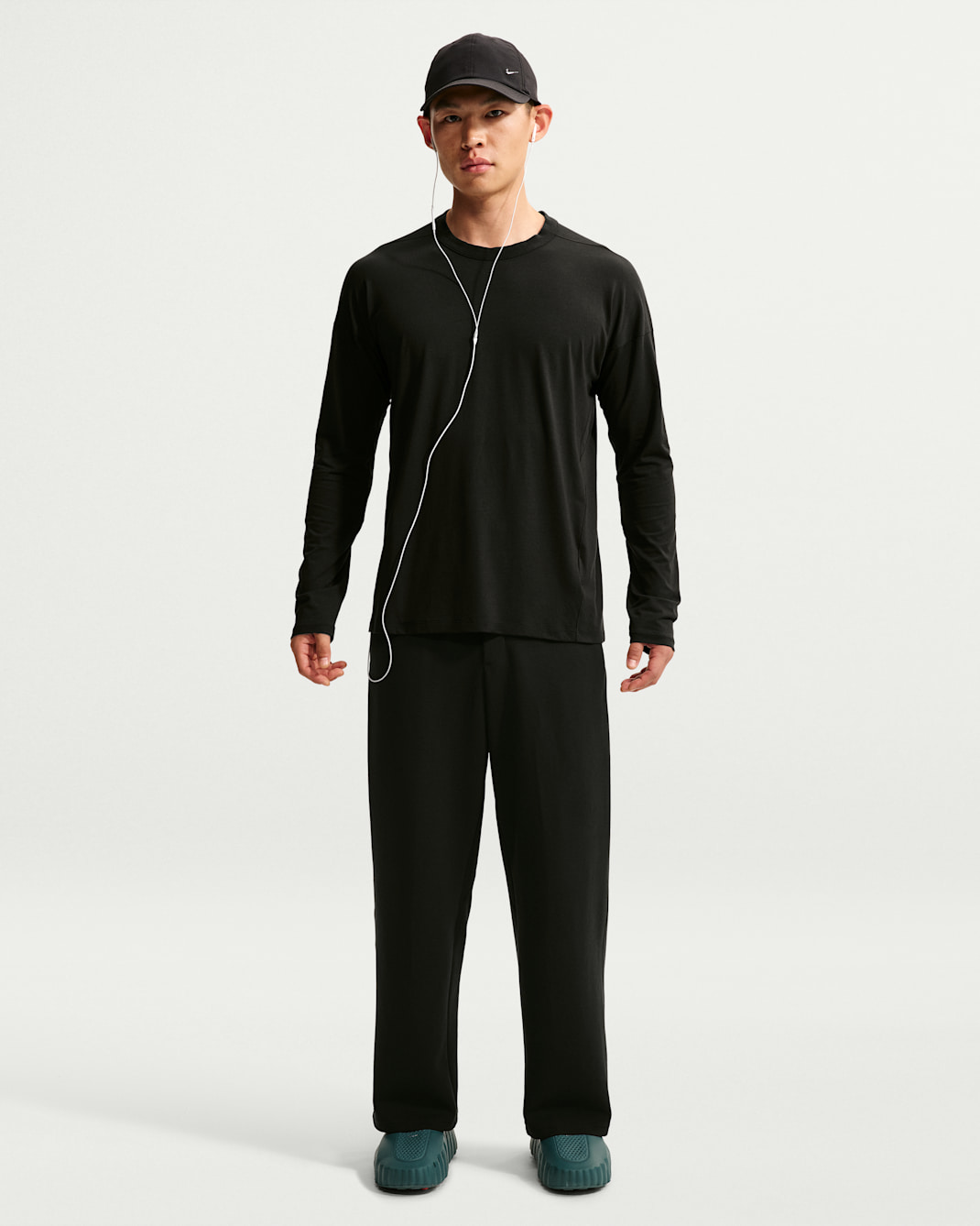 Nike 24.7 ImpossiblySoft Men's Dri-FIT Straight-Leg Trousers - Black/Black/Dark Smoke Grey