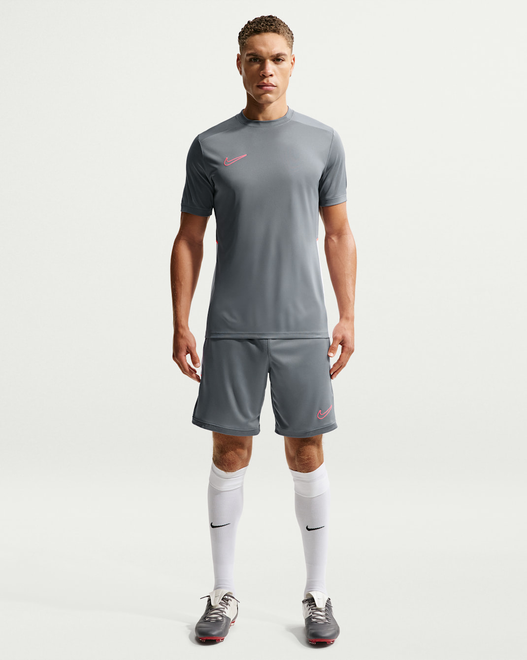 Short de foot Nike Academy Dri-FIT pour homme - Smoke Grey/Blanc/Hot Punch/Hot Punch