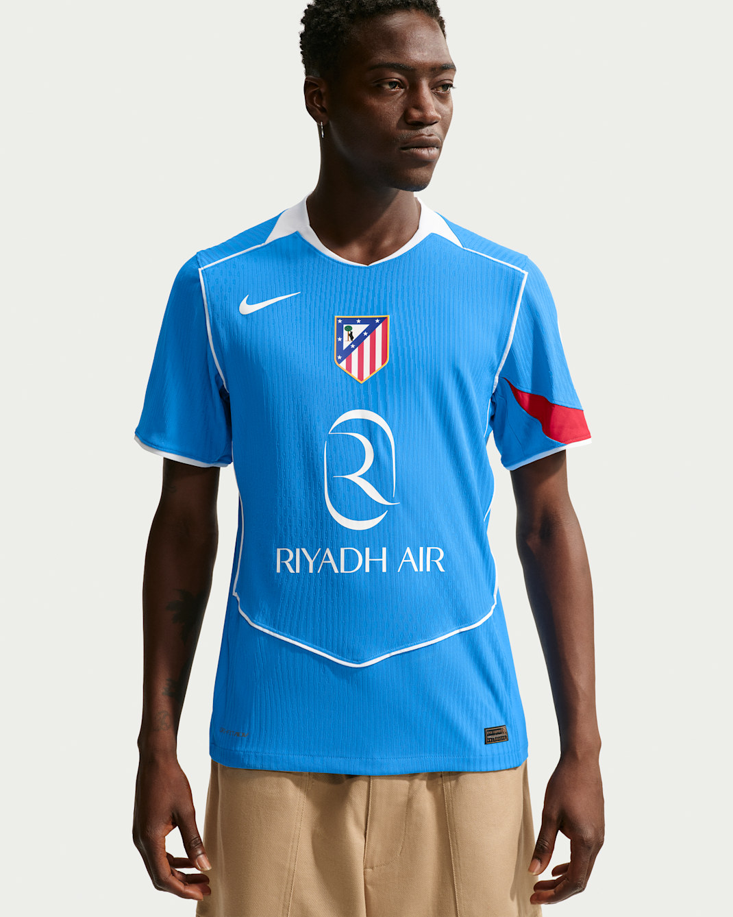 Jersey de fútbol Nike Dri-FIT ADV Total 90 Authentic del Atlético Madrid alternativo 2025/26 Match para hombre - Azul foto/Rojo deportivo/Blanco/Blanco