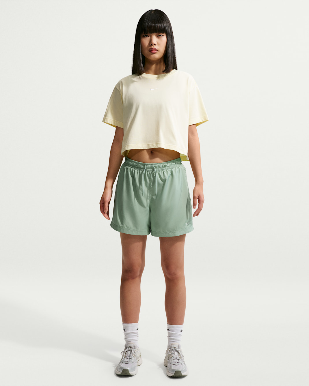 Shorts de tiro medio para mujer Nike Sportswear Classic Wovens - Vapor/Vela