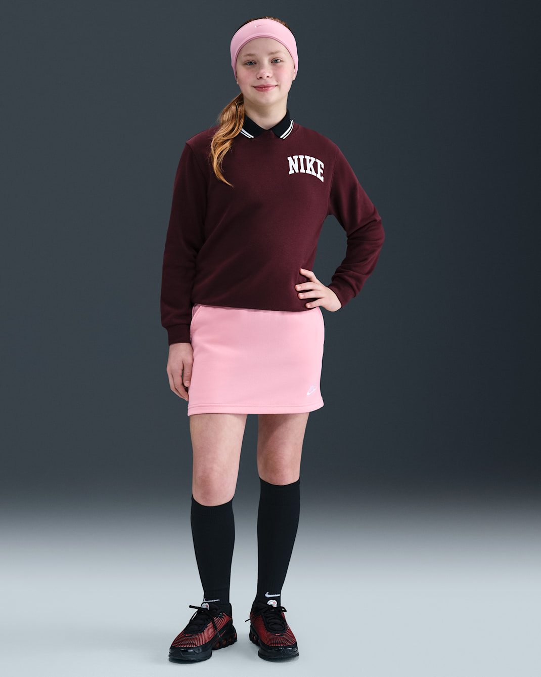 Falda de French Terry para niñas talla grande Nike Sportswear Club - Rosa suave medio/Rosa suave medio/Blanco