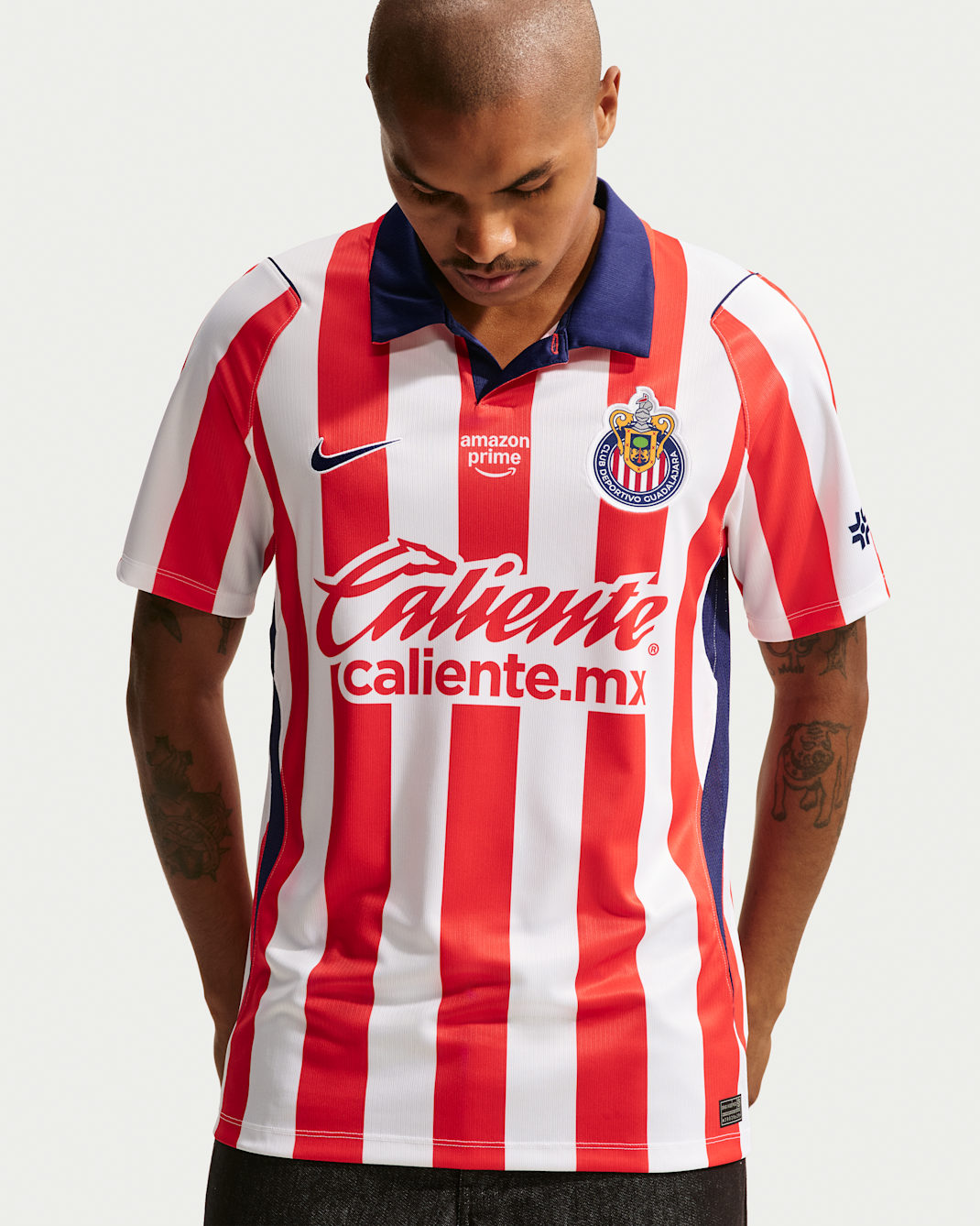 C.D. Guadalajara 2026/27 Stadium Home Nike Dri-FIT Replika-Fußballtrikot (Herren) - Weiß/Speed Red/Loyal Blue