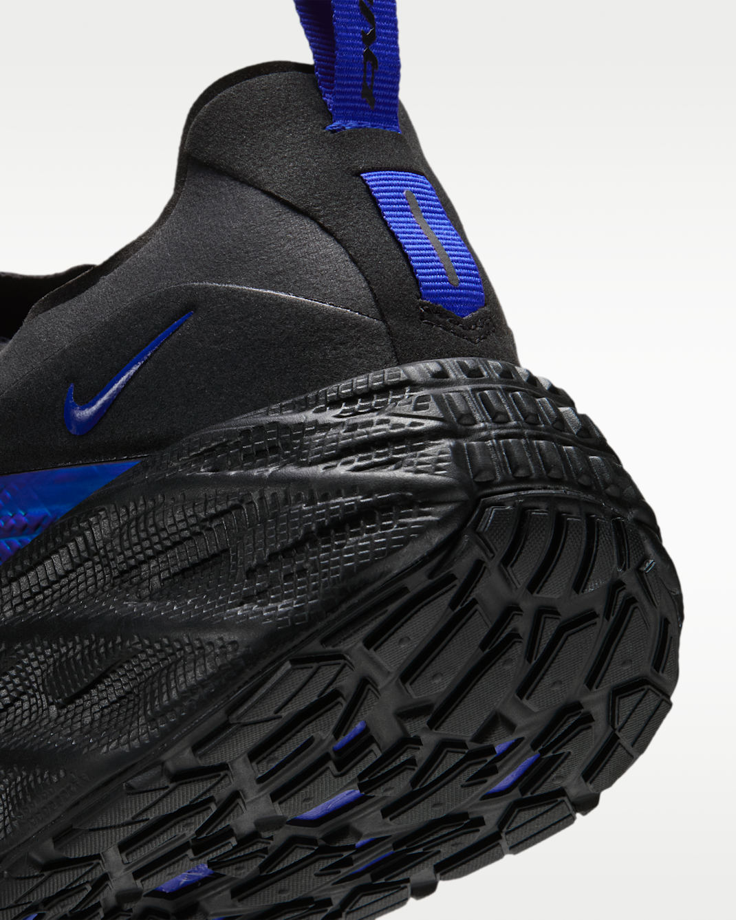 Nike Ava Edge SE Men's Shoes