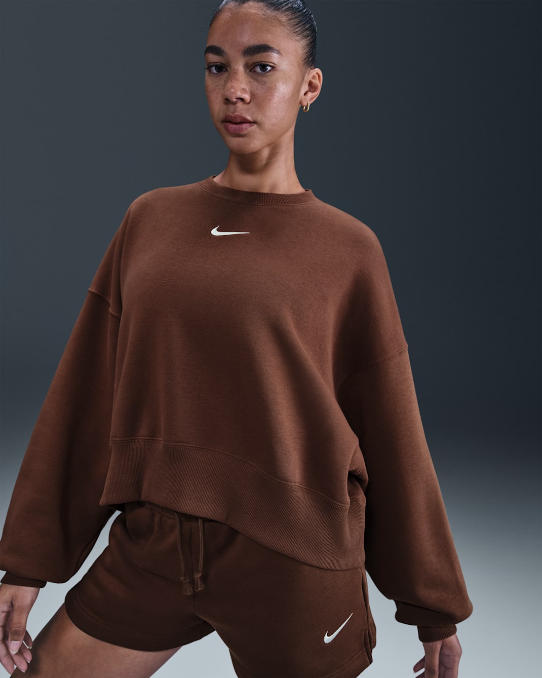 Sudadera sin cierre de cuello redondo extra oversized para mujer Nike Sportswear Phoenix Fleece - Marrón fauna/Vela