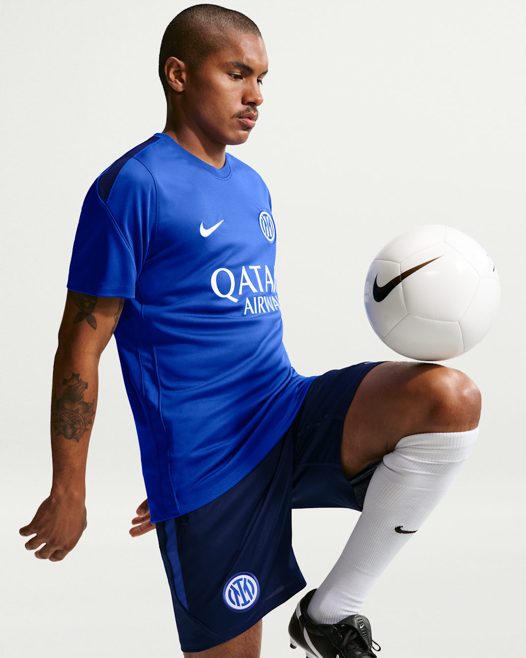 Inter Milan Strike Men's Nike Soccer Dri-FIT Short-Sleeve Top
