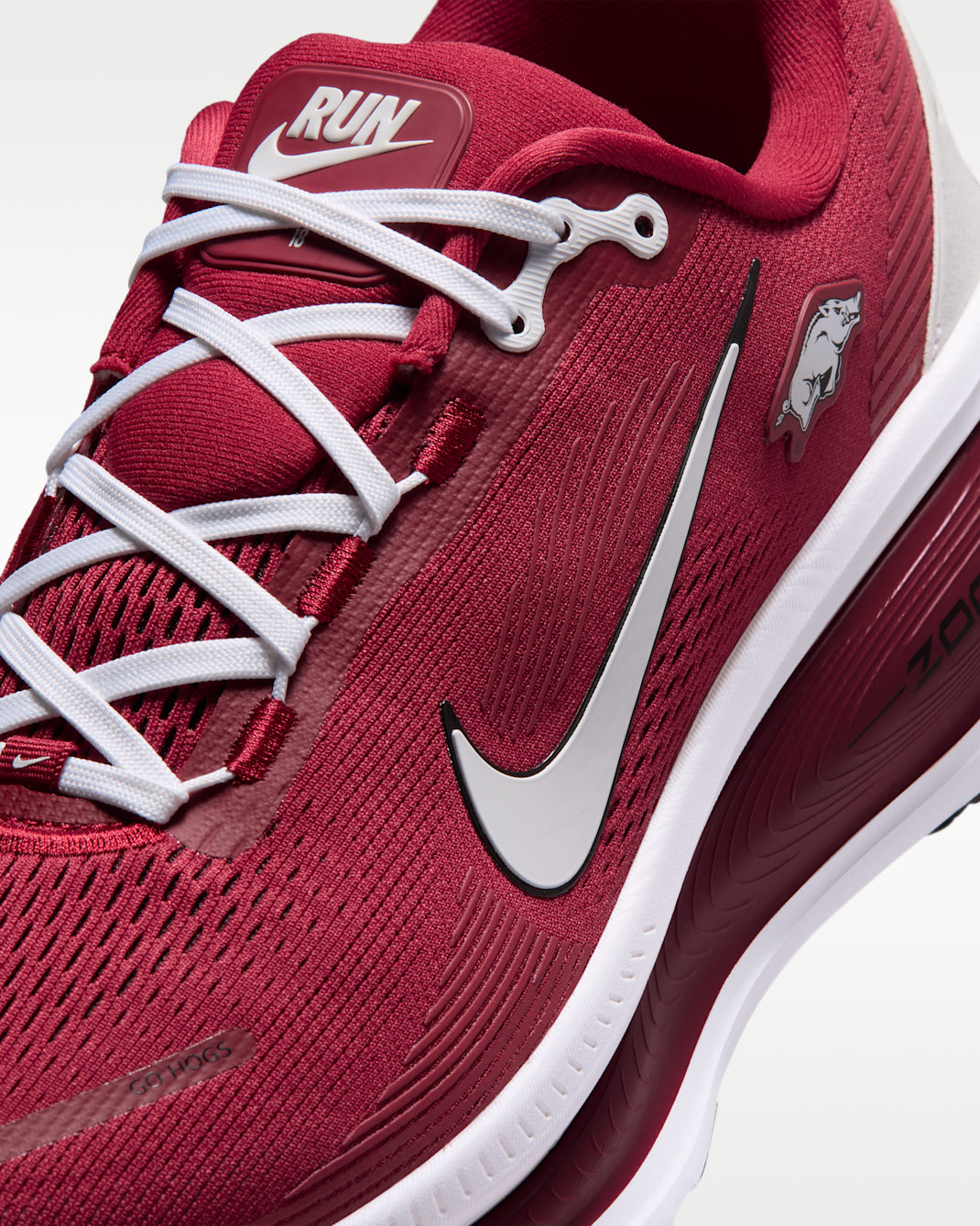 Nike College Vomero 18 (Arkansas) Men's Road Running Shoes