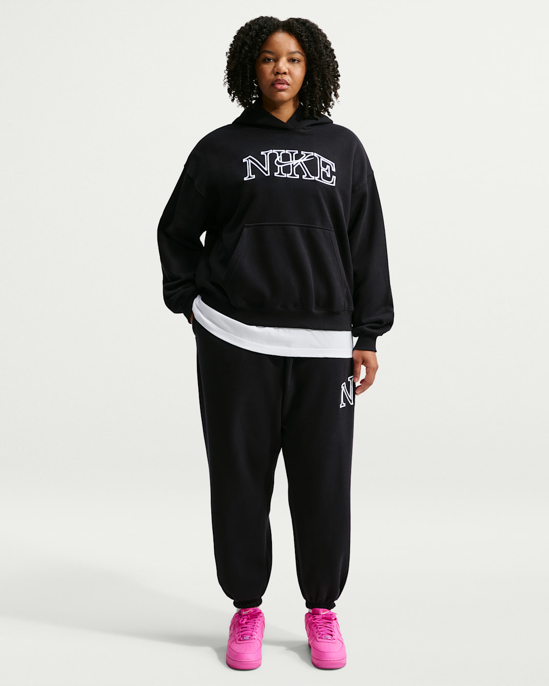 Nike Studio Fleece Medium Weight Women's Oversized Cuffed Logo Pants - Total Black/White