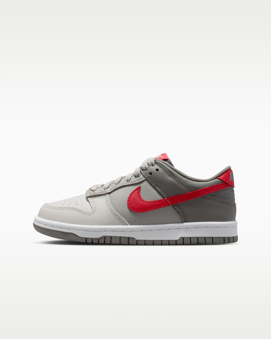 Nike Dunk Low Older Kids' Shoes - Cobblestone/Soft Grey/Night Silver/University Red