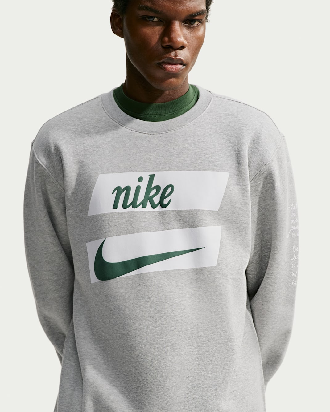 Sudadera de cuello redondo de tejido Fleece para hombre Nike Club - Gris oscuro jaspeado/Blanco