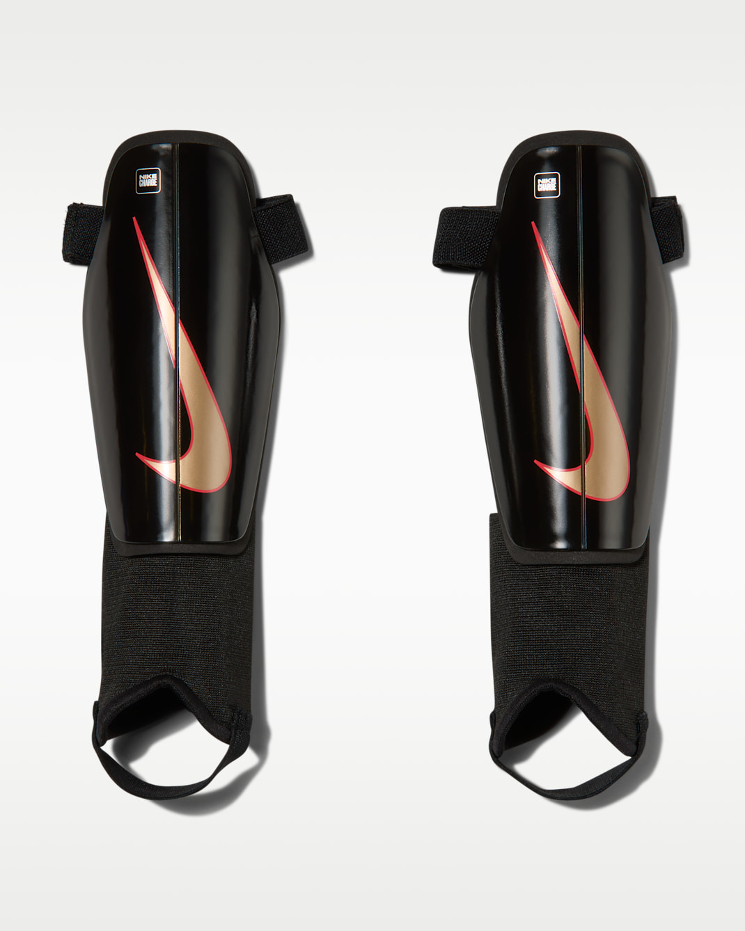 Espinilleras de fútbol para niños Nike Charge - Negro/Carmesí brillante/Difuso