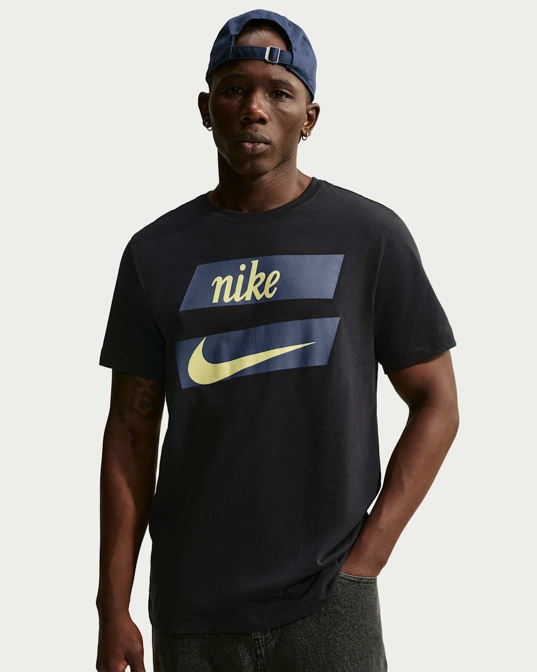 Nike Sportswear Men's T-Shirt - Black