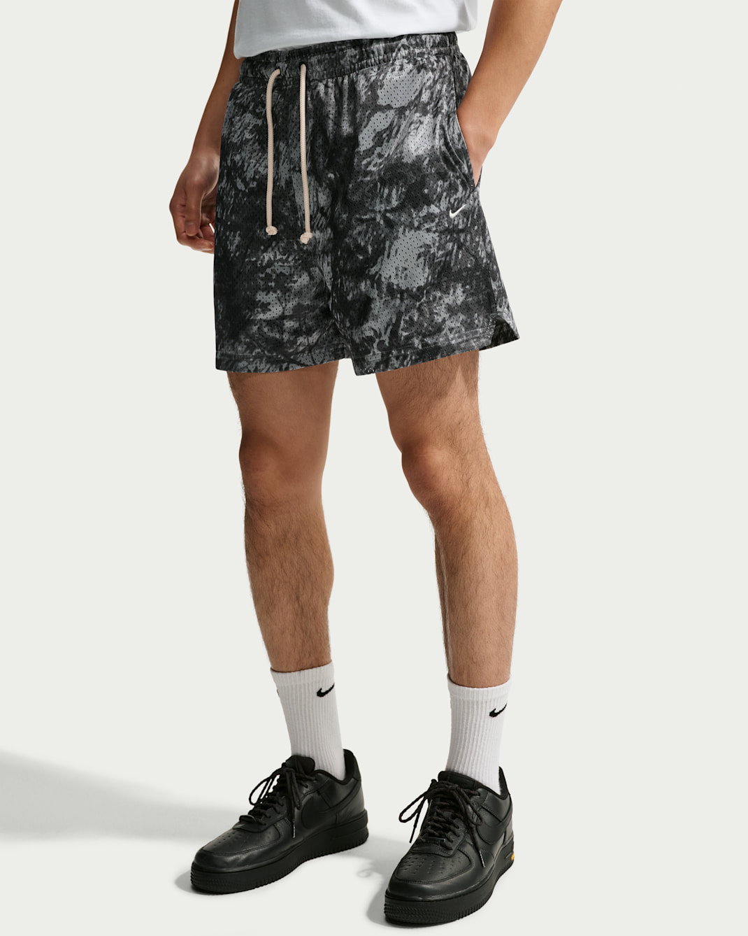 Nike Standard Issue Men's 5" Basketball Shorts