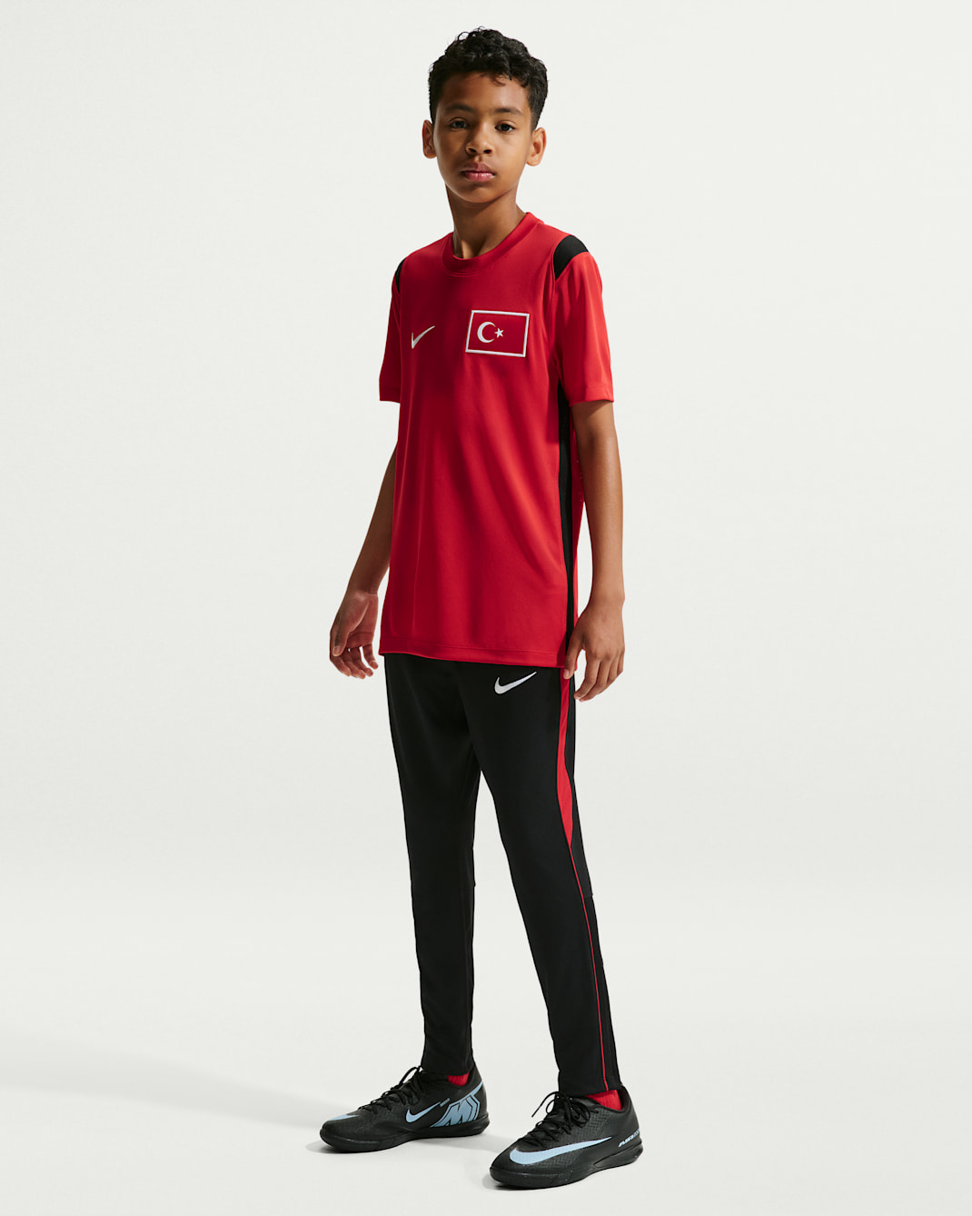 Calças de futebol Nike Dri-FIT Academy Pro Turquia 2026 Júnior - Preto/Vermelho Sport/Branco