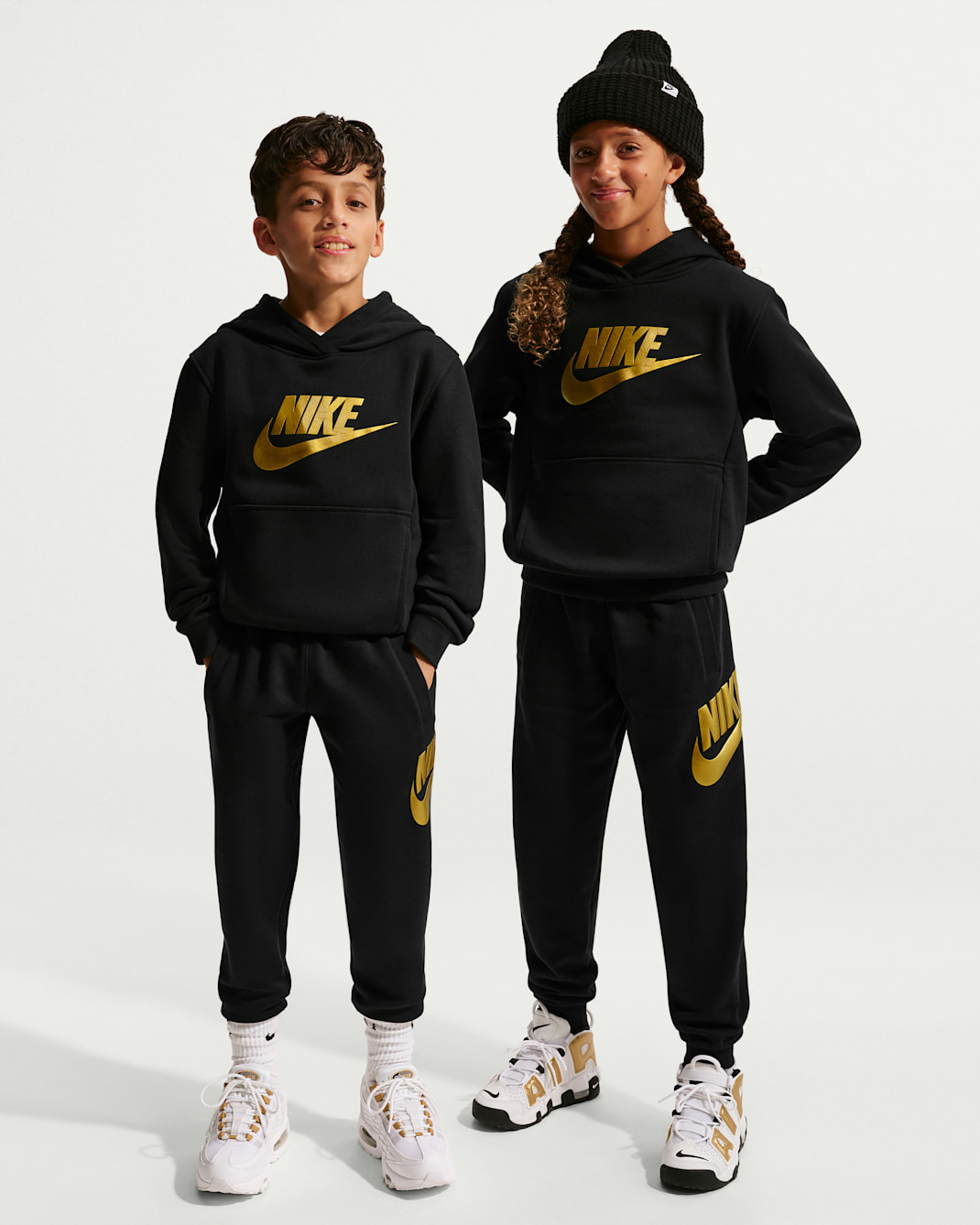 Nike Sportswear Club Fleece Big Kids' Pants - Black/Metallic Gold