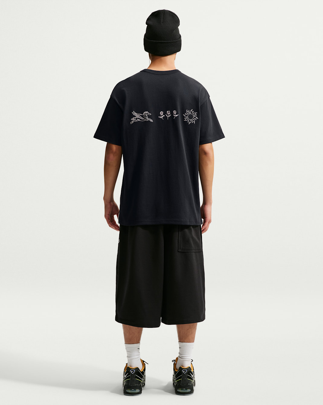 Nike Sportswear Premium Essentials  T-Shirt