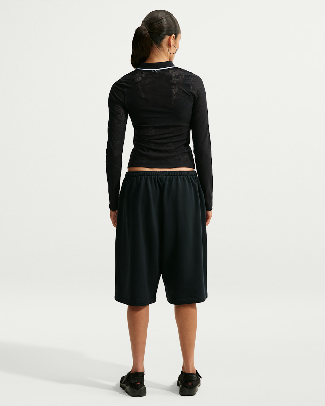 Nike Sportswear Chill Knit Women's Tight Mod-Cropped Long-Sleeve Lace Top