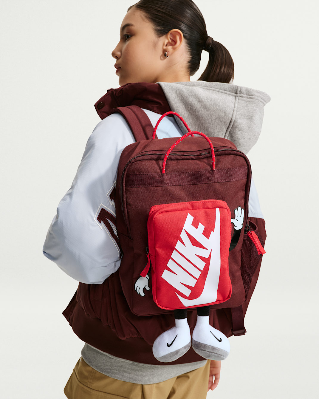 Mochila Nike Kids - Dátil místico/Rojo universitario/Blanco