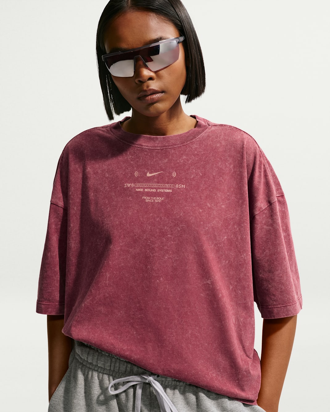 Nike Sportswear Classic Women's Oversized T-Shirt - Team Red