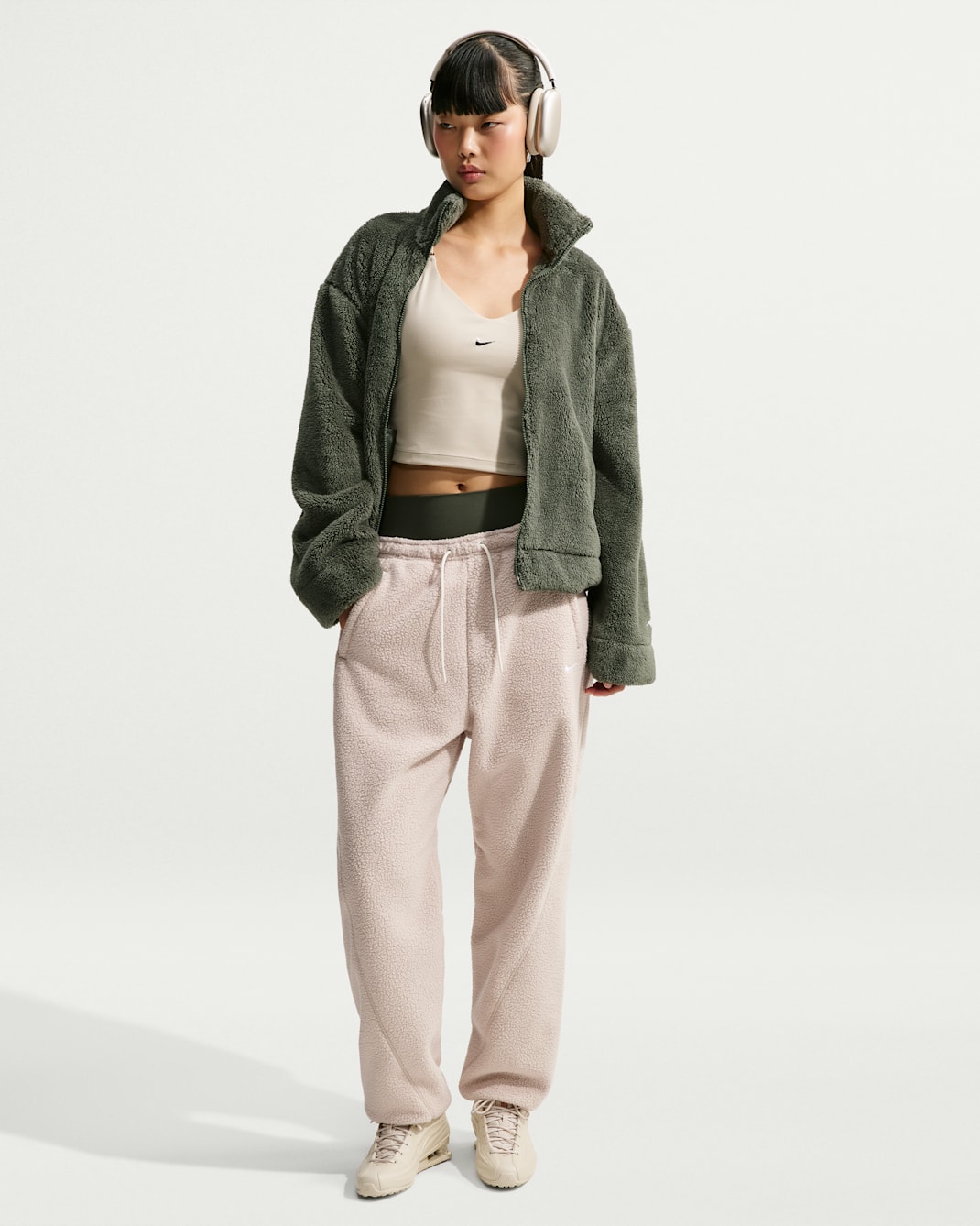 Nike Sportswear Women's Oversized Mid-Rise Fleece Trousers - Cream II/Sail/White