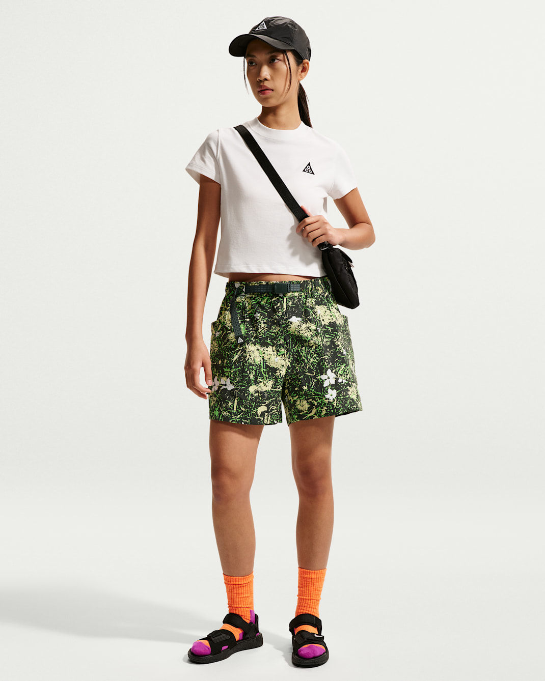 Short Nike ACG « Dolomiti » pour femme - Black Spruce/Life Lime/Summit White