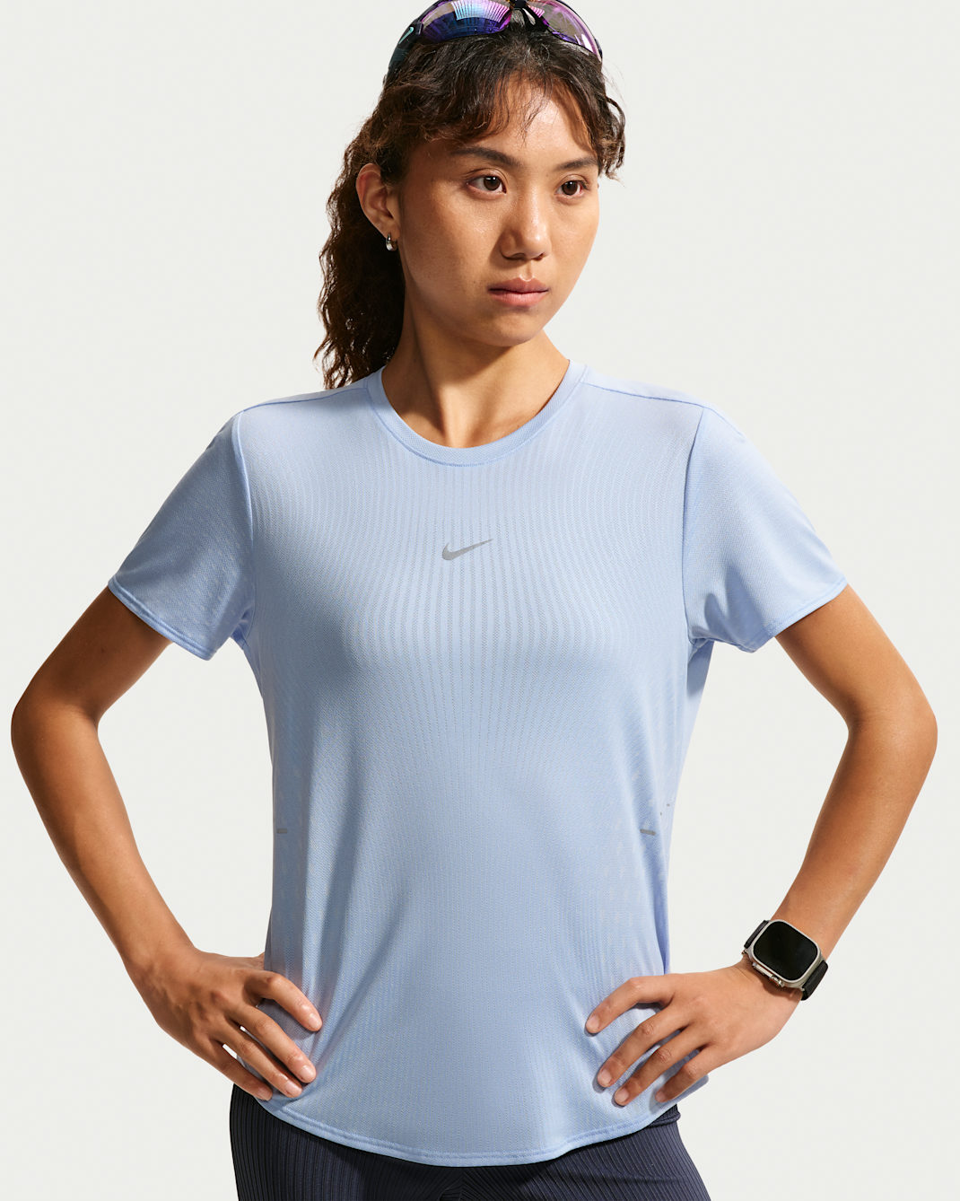 Nike Swift 女款 Aero-FIT 短袖跑步上衣 - Aluminum/Pure Platinum