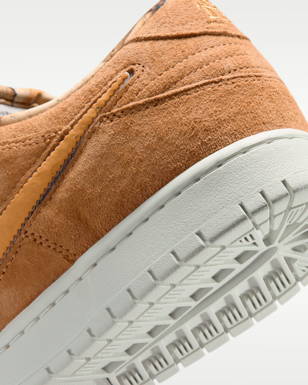 Nike SB Dunk Low Pro Skate Shoes