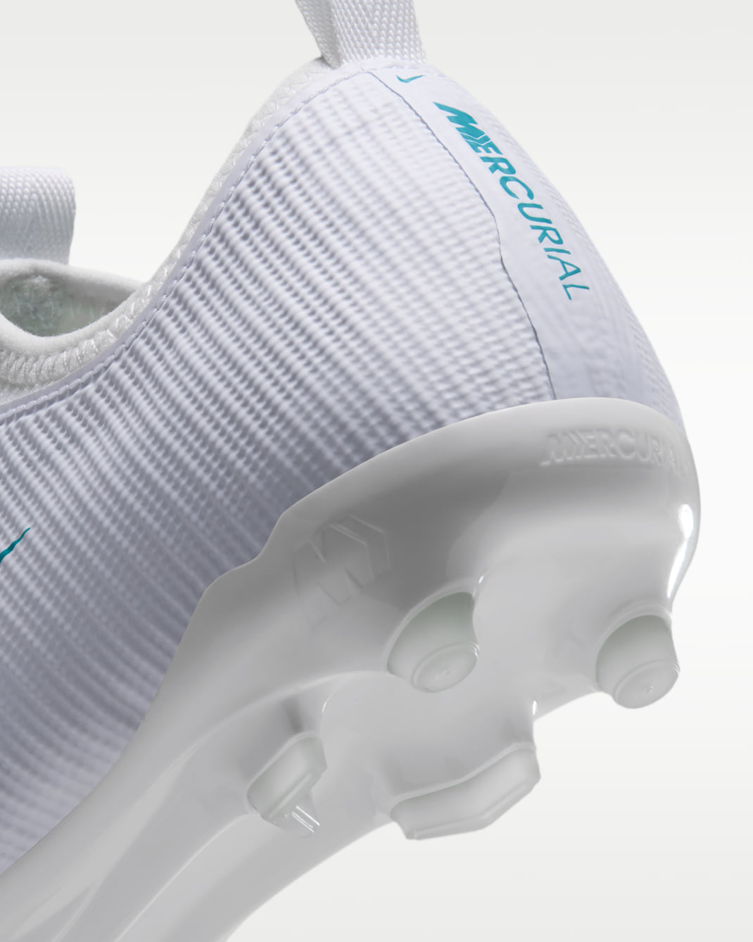 Nike Jr. Mercurial Vapor 17 Academy Big Kids' Multi-Ground Low-Top Soccer Cleats