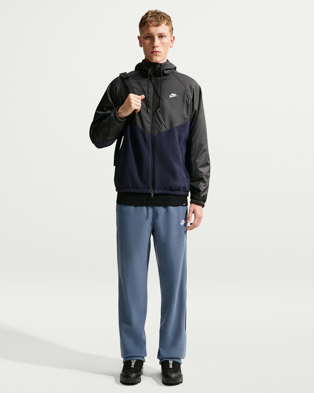 Nike Windrunner ruimvallende Therma-FIT herenbroek - Diffused Blue/Zwart/Wit