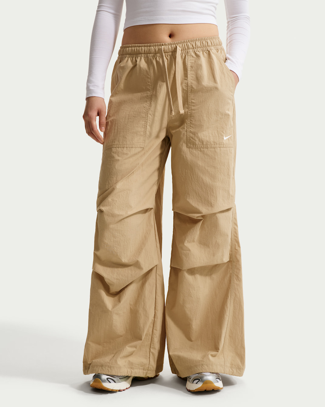 Nike Sportswear Women's Loose Mid-Rise Structured Pants