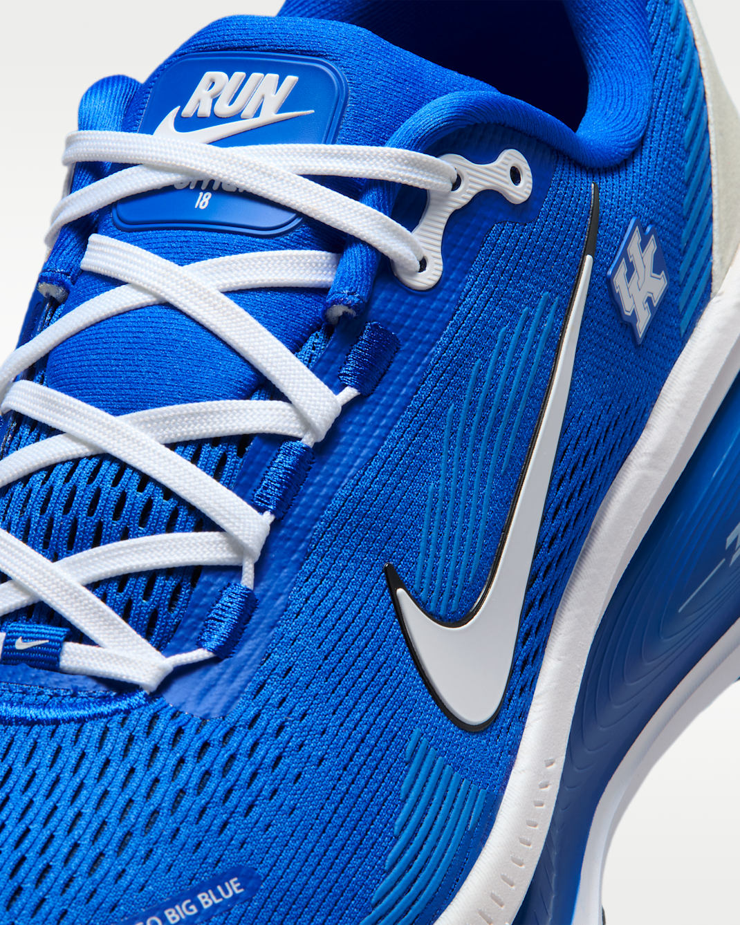 Nike College Vomero 18 (Kentucky) Men's Road Running Shoes