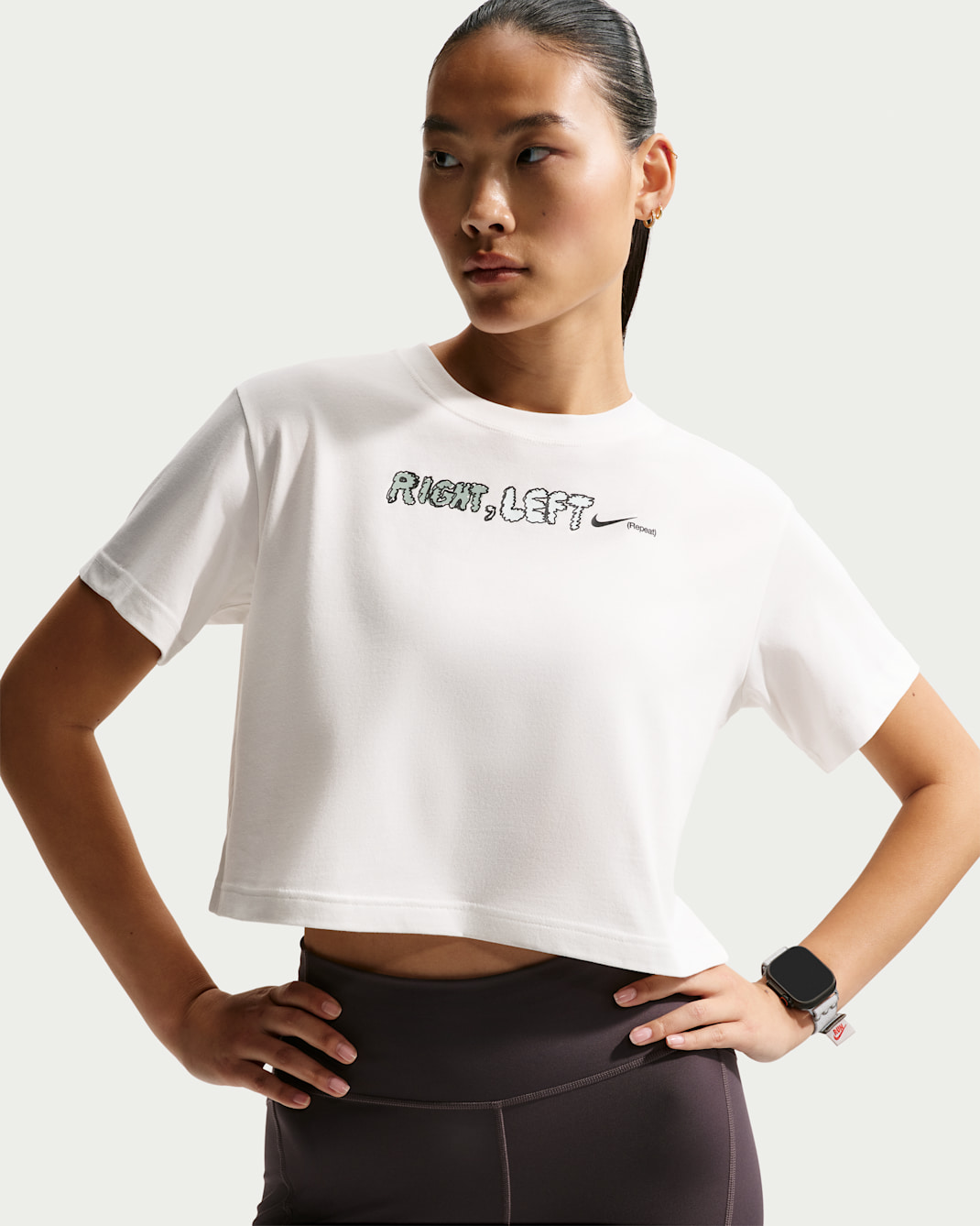 나이키 스위프트 드라이 핏 반팔 크롭 러닝 티셔츠 - 세일