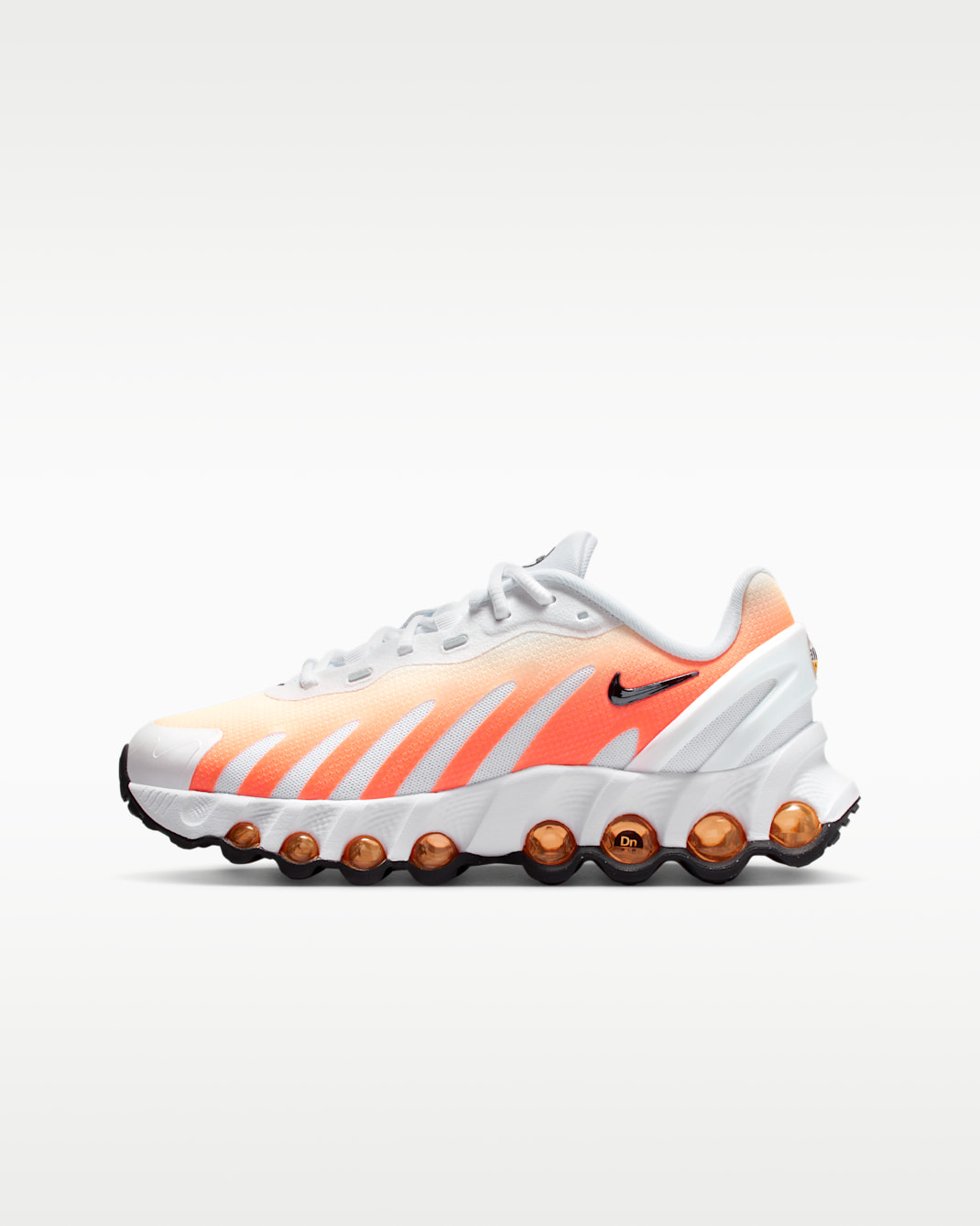 Chaussure Nike Air Max Dn8 pour ado - Blanc/Total Orange/Noir
