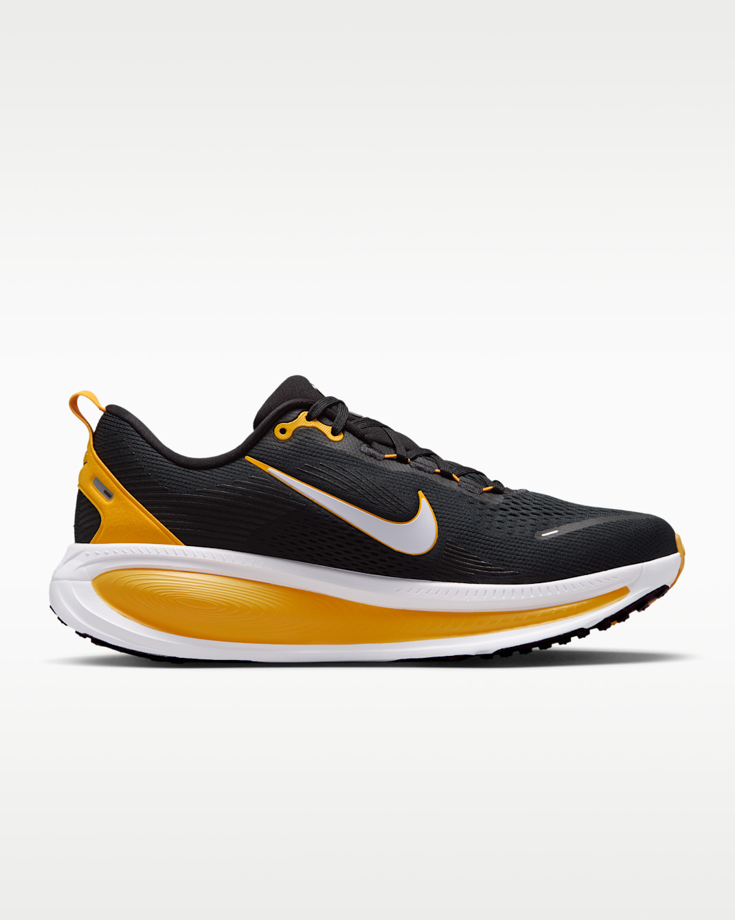 Nike Vomero 18 (Pittsburgh Steelers) Men's NFL Road Running Shoes
