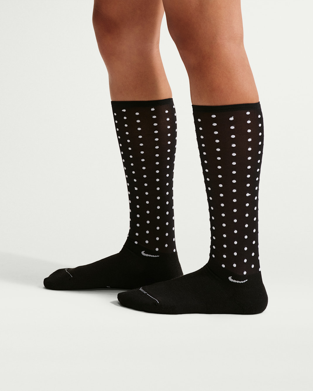 Nike Everyday Elevated Over-the-Calf Sheer Socks (1 Pair) - Black/White
