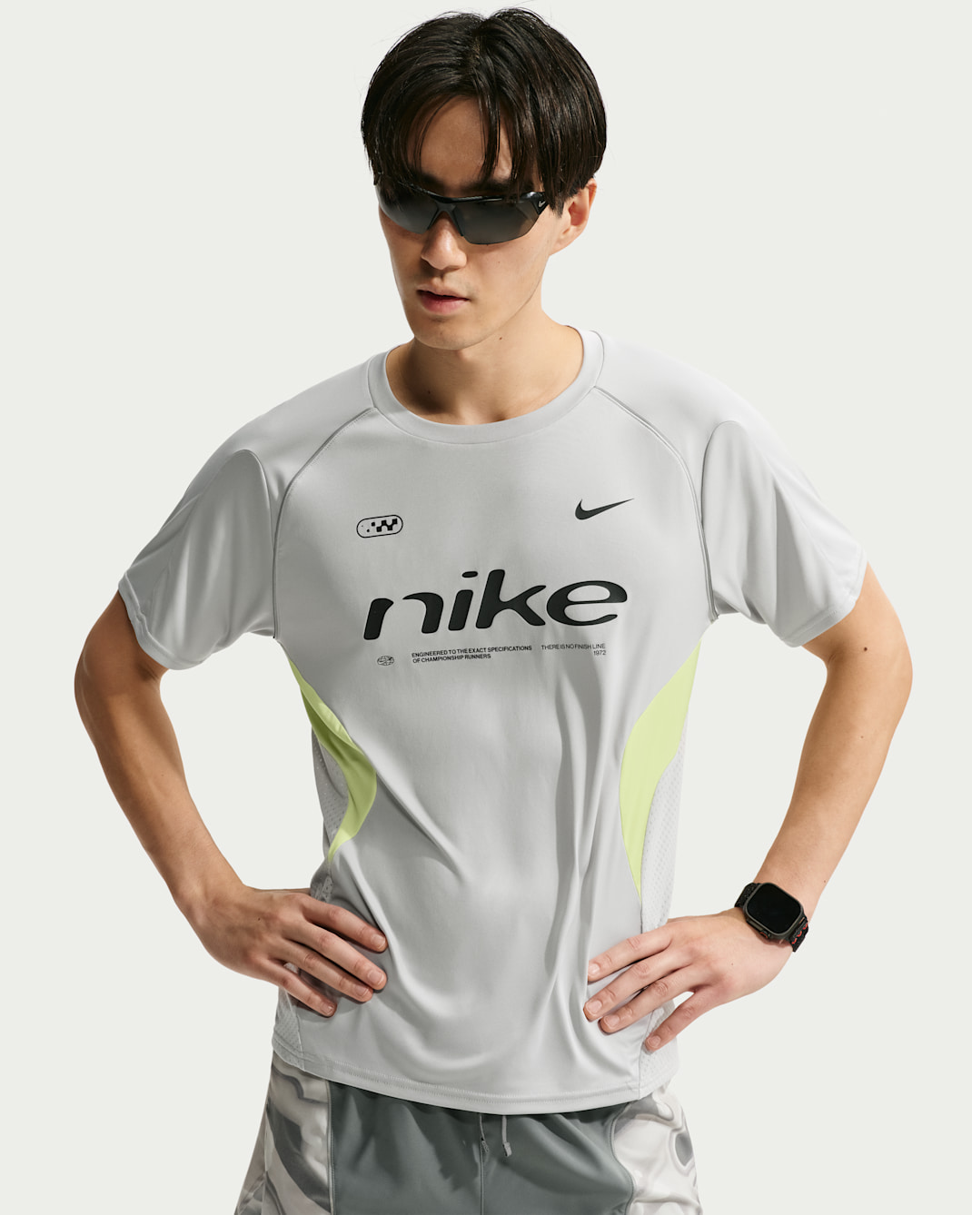 나이키 남성 드라이 핏 반팔 러닝 탑 - 그레이 포그/라이트 레몬 트위스트/블랙