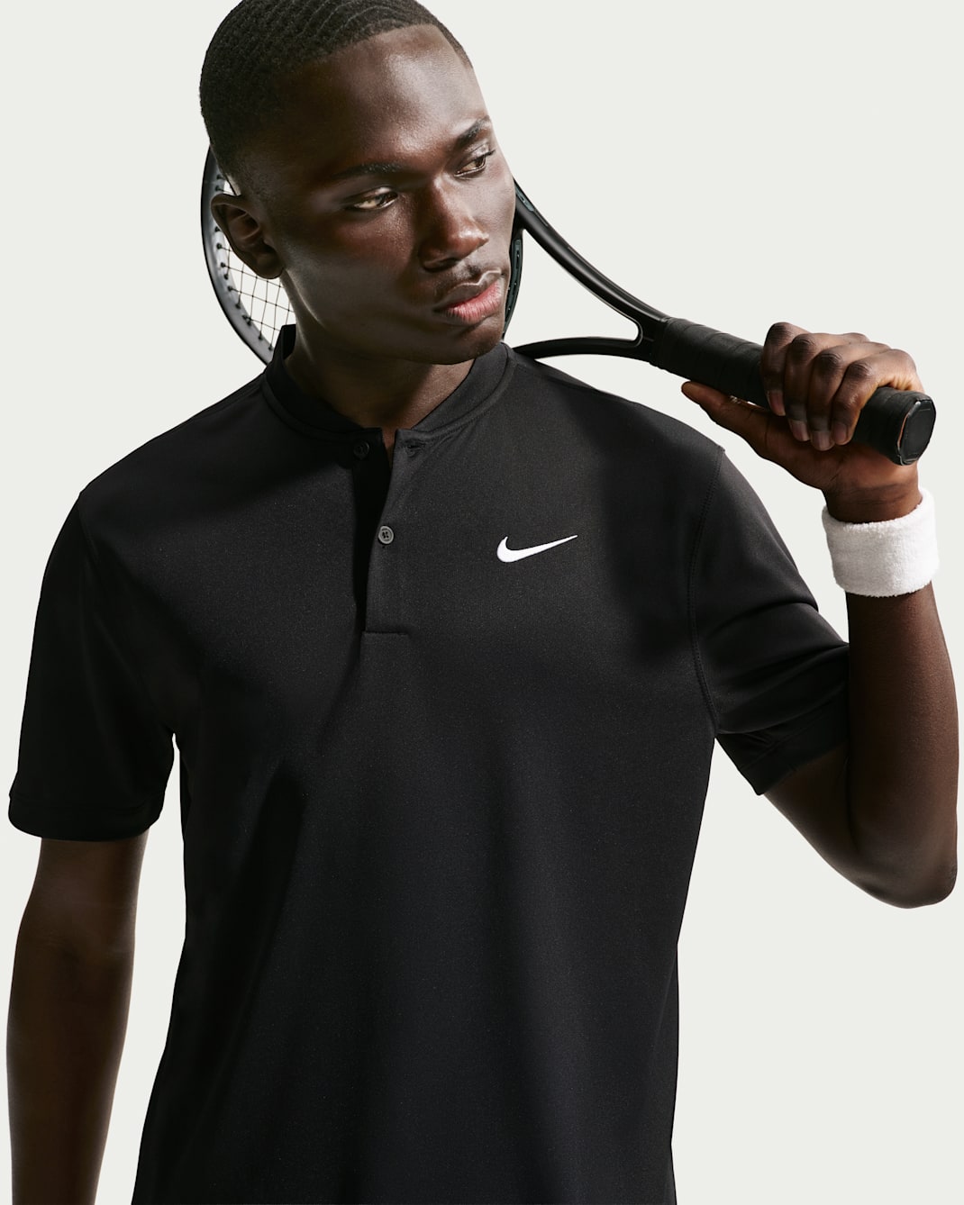 Polo de cuello en v de tenis para hombre NikeCourt Dri-FIT - Negro/Blanco