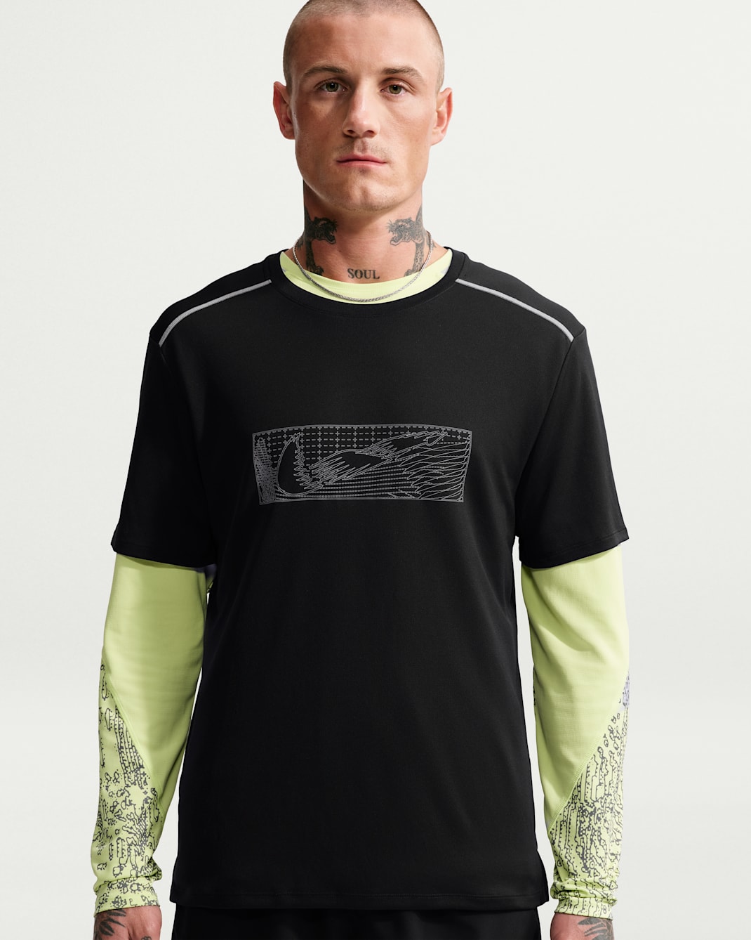 Vinteranpassad löpartröja Nike Miler Dri-FIT med UV-skydd för män - Svart