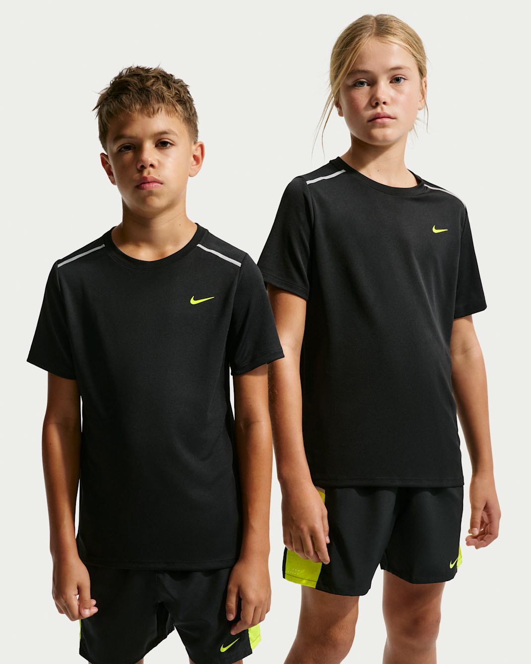 Nike Miler Camiseta de manga corta Dri-FIT - Niño/a - Negro/Lemon Venom