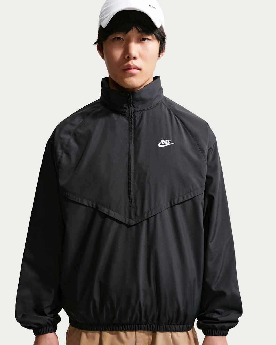 Nike Windrunner Men's Lightweight Half-Zip Jacket - Black/White